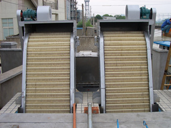 LHG型回轉(zhuǎn)式格柵2_副本.jpg LHG型回轉(zhuǎn)式格柵2_副本.jpg